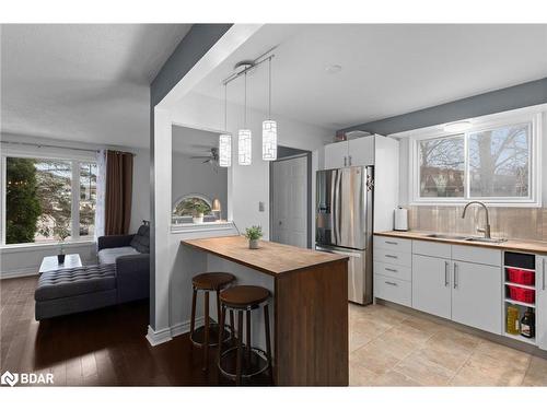 243 Mclellan Court, Kingston, ON - Indoor Photo Showing Kitchen