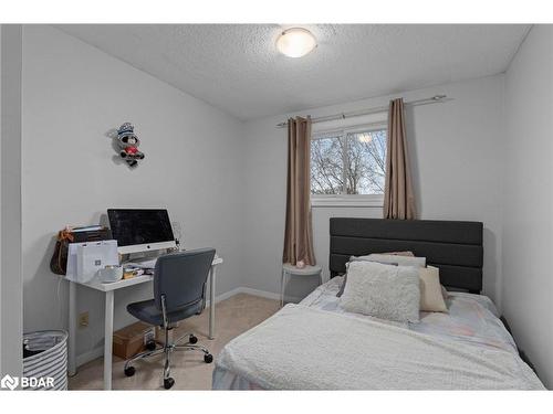 243 Mclellan Court, Kingston, ON - Indoor Photo Showing Bedroom