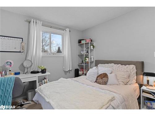 243 Mclellan Court, Kingston, ON - Indoor Photo Showing Bedroom