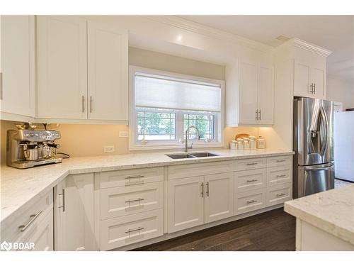 2517 Norton Road, Washago, ON - Indoor Photo Showing Kitchen With Double Sink With Upgraded Kitchen