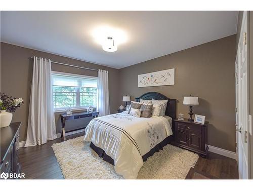 2517 Norton Road, Washago, ON - Indoor Photo Showing Bedroom