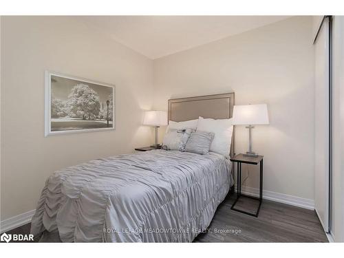 108-1565 Rose Way, Milton, ON - Indoor Photo Showing Bedroom