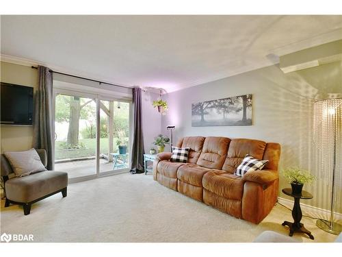 8-30 Loggers Run, Barrie, ON - Indoor Photo Showing Living Room