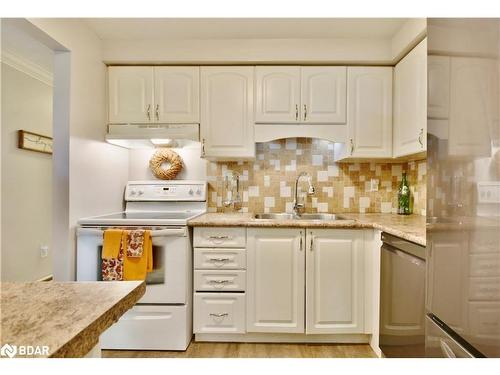 8-30 Loggers Run, Barrie, ON - Indoor Photo Showing Kitchen With Double Sink