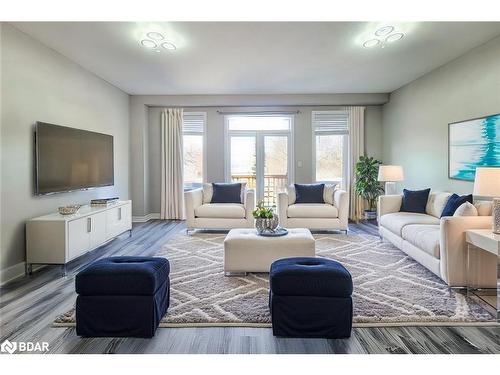 2-445 Ontario Street South Street, Milton, ON - Indoor Photo Showing Living Room