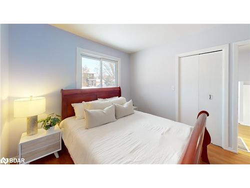 327 Delia Street, Orillia, ON - Indoor Photo Showing Bedroom