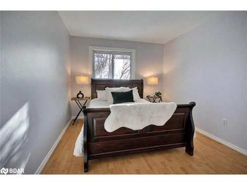 327 Delia Street, Orillia, ON - Indoor Photo Showing Bedroom