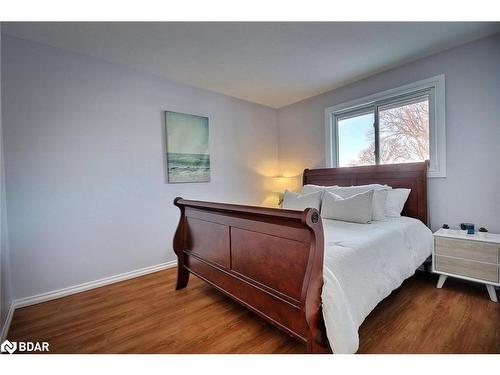 327 Delia Street, Orillia, ON - Indoor Photo Showing Bedroom