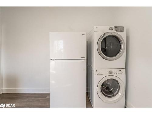 2-41 Worsley Street, Barrie, ON - Indoor Photo Showing Laundry Room