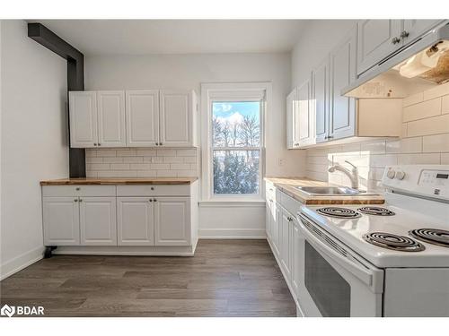 2-41 Worsley Street, Barrie, ON - Indoor Photo Showing Kitchen