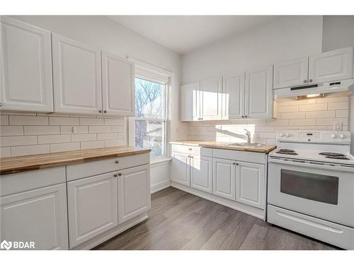 2-41 Worsley Street, Barrie, ON - Indoor Photo Showing Kitchen