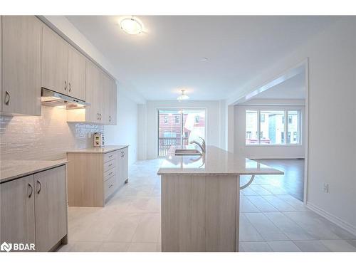 34 Betterridge Trail, Barrie, ON - Indoor Photo Showing Kitchen