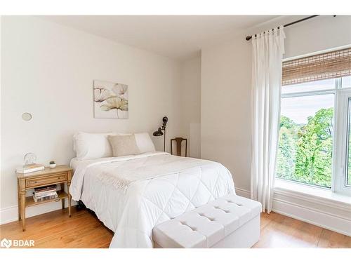 604-80 Orchard Point Road, Orillia, ON - Indoor Photo Showing Bedroom