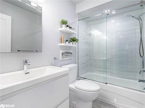 20 Sloan Drive, Milton, ON - Indoor Photo Showing Bathroom