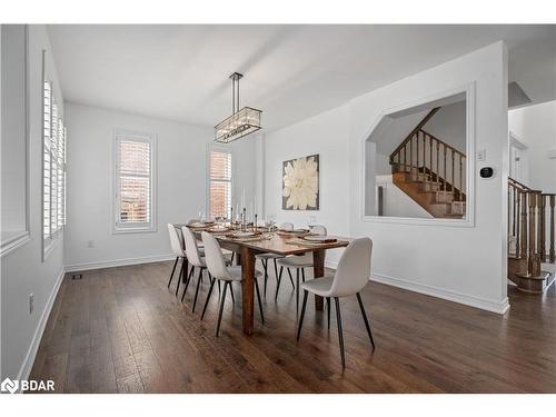 61 Oliver'S Mill Road, Springwater, ON - Indoor Photo Showing Dining Room