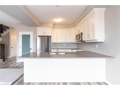 1052 Wright Drive, Midland, ON - Indoor Photo Showing Kitchen