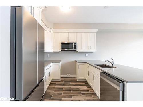 1052 Wright Drive, Midland, ON - Indoor Photo Showing Kitchen With Double Sink