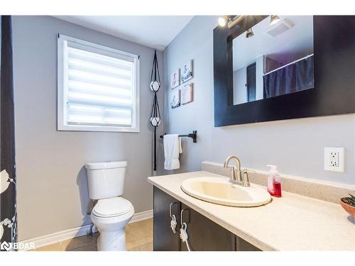 81 Store Street, Quinte West, ON - Indoor Photo Showing Bathroom