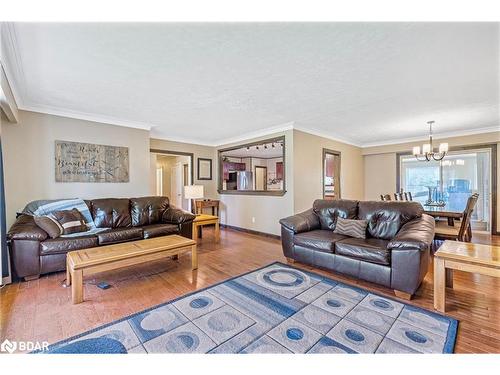 344 Victoria Street E, Alliston, ON - Indoor Photo Showing Living Room