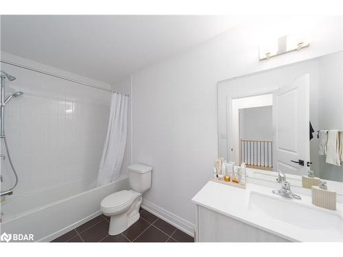 137 Turnberry Lane, Barrie, ON - Indoor Photo Showing Bathroom