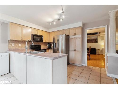 11 Sheardown Trail, Bolton, ON - Indoor Photo Showing Kitchen With Double Sink