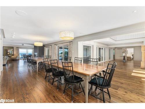 3211 Fleming Boulevard, Innisfil, ON - Indoor Photo Showing Dining Room