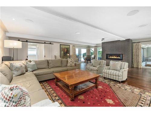 3211 Fleming Boulevard, Innisfil, ON - Indoor Photo Showing Living Room With Fireplace