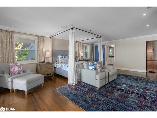 3211 Fleming Boulevard, Innisfil, ON - Indoor Photo Showing Living Room