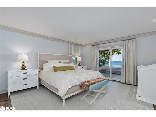 3211 Fleming Boulevard, Innisfil, ON - Indoor Photo Showing Bedroom