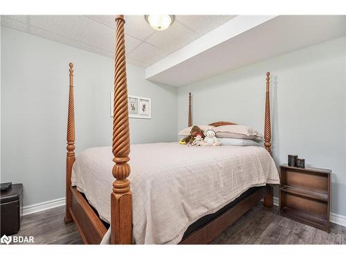 37 Mary Jane Road, Tiny, ON - Indoor Photo Showing Bedroom