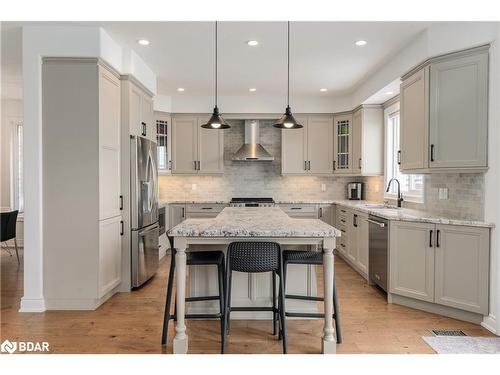 135 Jewel House Lane, Barrie, ON - Indoor Photo Showing Kitchen With Stainless Steel Kitchen With Upgraded Kitchen