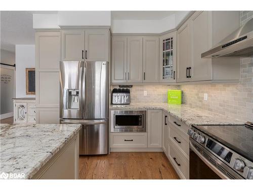 135 Jewel House Lane, Barrie, ON - Indoor Photo Showing Kitchen With Stainless Steel Kitchen With Upgraded Kitchen