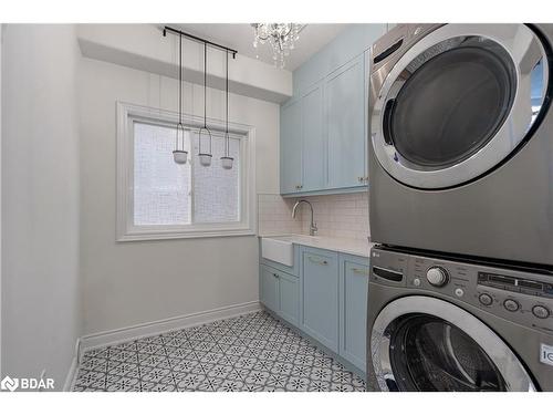 135 Jewel House Lane, Barrie, ON - Indoor Photo Showing Laundry Room