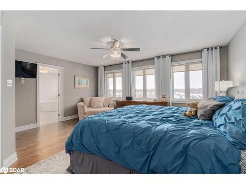 135 Jewel House Lane, Barrie, ON - Indoor Photo Showing Bedroom