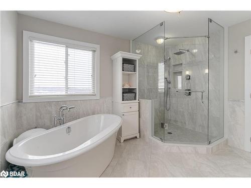 135 Jewel House Lane, Barrie, ON - Indoor Photo Showing Bathroom