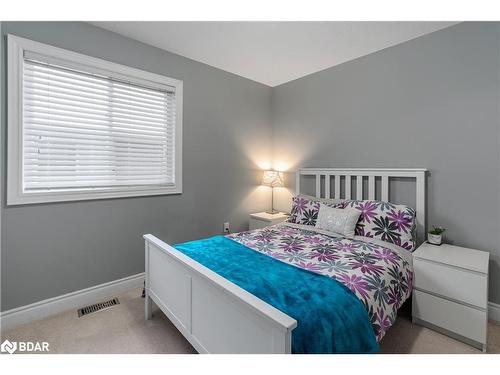 135 Jewel House Lane, Barrie, ON - Indoor Photo Showing Bedroom