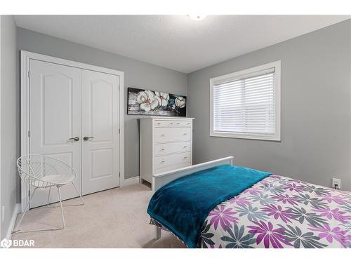 135 Jewel House Lane, Barrie, ON - Indoor Photo Showing Bedroom