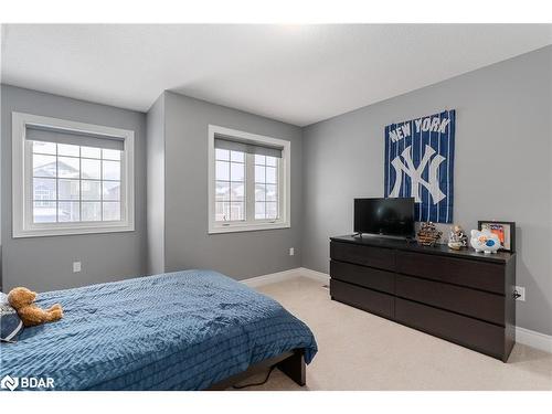 135 Jewel House Lane, Barrie, ON - Indoor Photo Showing Bedroom