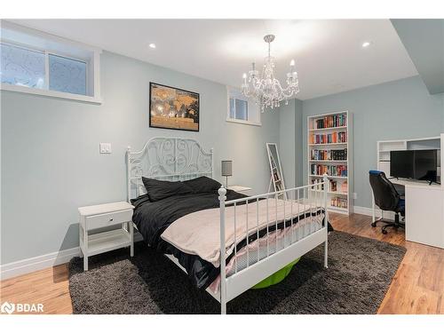 135 Jewel House Lane, Barrie, ON - Indoor Photo Showing Bedroom