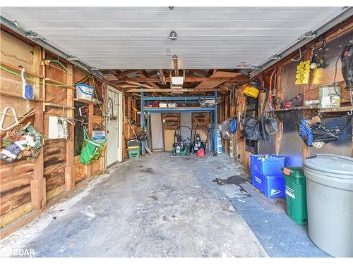 637 Gorham Street, Newmarket, ON - Indoor Photo Showing Garage