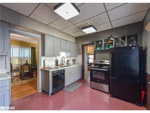 637 Gorham Street, Newmarket, ON - Indoor Photo Showing Kitchen