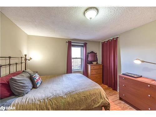 637 Gorham Street, Newmarket, ON - Indoor Photo Showing Bedroom