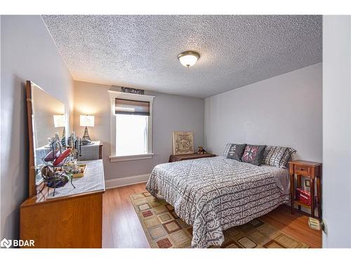 637 Gorham Street, Newmarket, ON - Indoor Photo Showing Bedroom