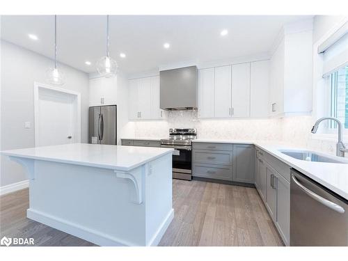 42 Acorn Trail Trail, St. Thomas, ON - Indoor Photo Showing Kitchen With Upgraded Kitchen