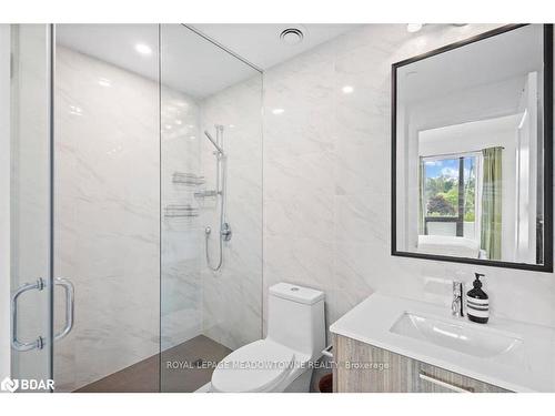 302-280 Howland Avenue, Toronto, ON - Indoor Photo Showing Bathroom