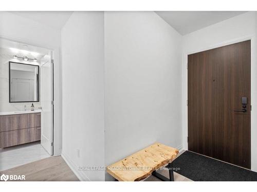 302-280 Howland Avenue, Toronto, ON - Indoor Photo Showing Other Room