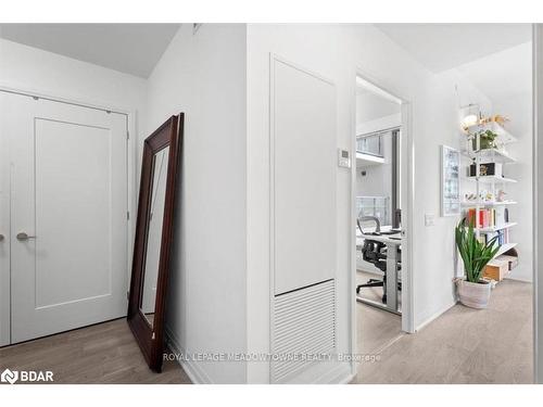 302-280 Howland Avenue, Toronto, ON - Indoor Photo Showing Other Room