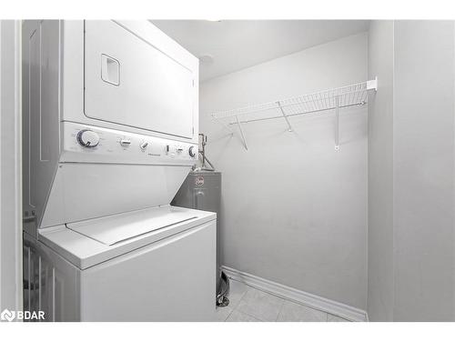 204-43 Ferndale Drive S, Barrie, ON - Indoor Photo Showing Laundry Room