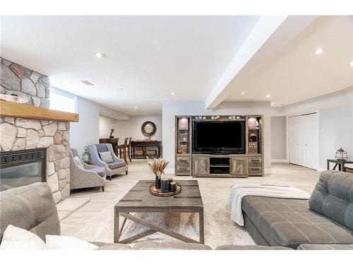 37 O'Donnell Court, Penetanguishene, ON - Indoor Photo Showing Living Room With Fireplace