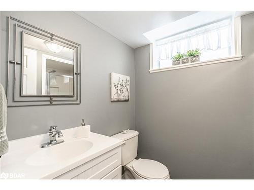 58 Laidlaw Drive, Barrie, ON - Indoor Photo Showing Bathroom